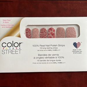 New and sealed Color Street 100% Real Nail Polish Strips - Its A Key-per